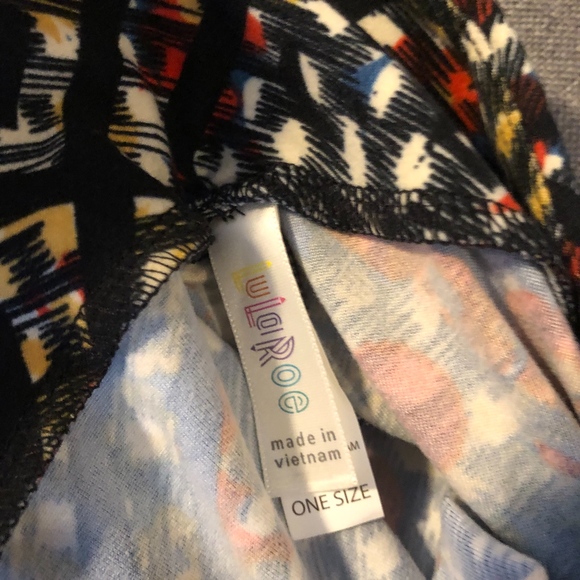 OS LuLaRoe Leggings - Picture 3 of 3